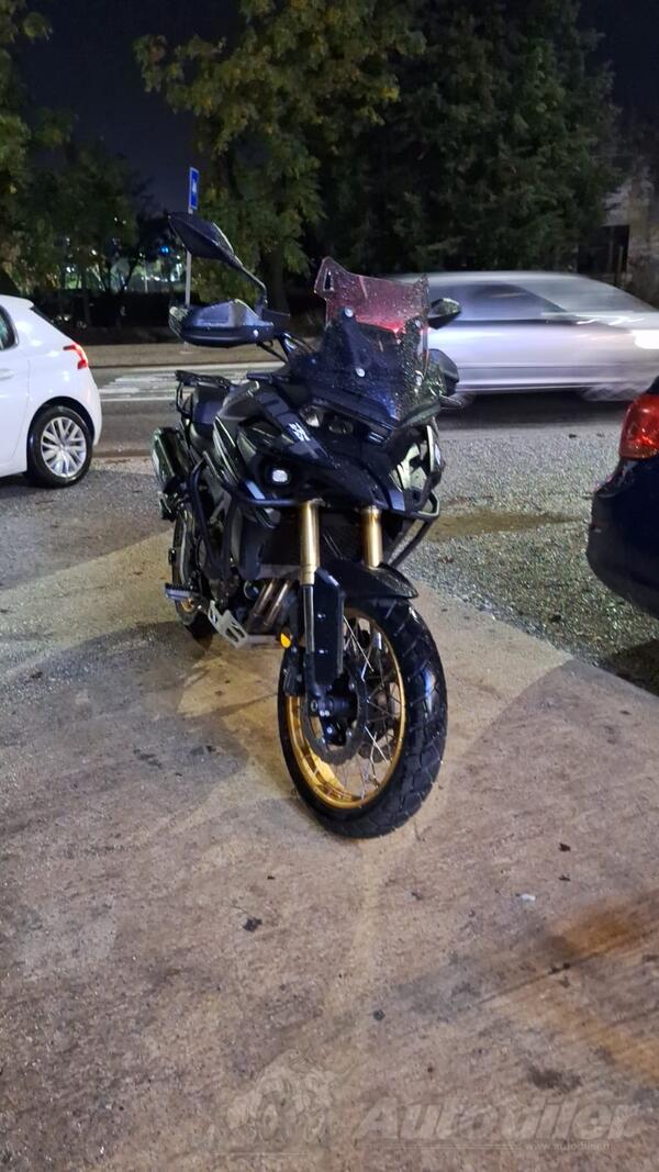 Loncin - Voge 625DSX