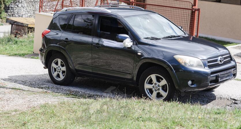 Toyota - RAV 4 - 2.2d-CAT