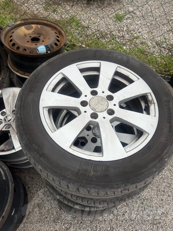 Fabričke felne i 16 gume