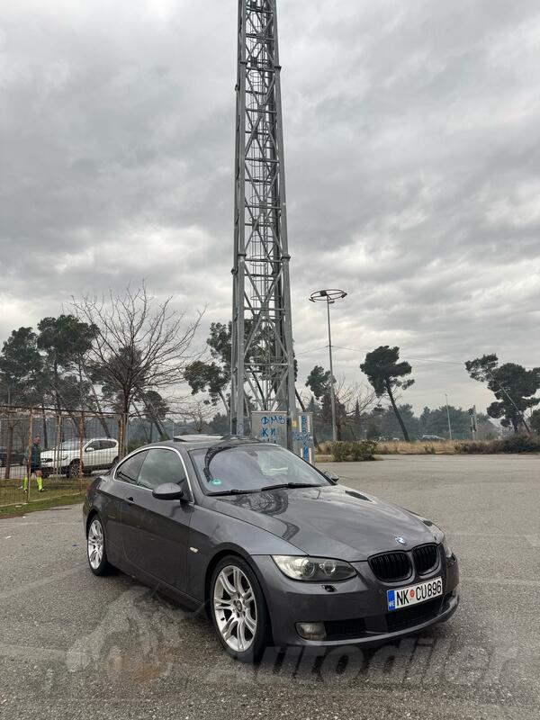 BMW - 330 - 3.0