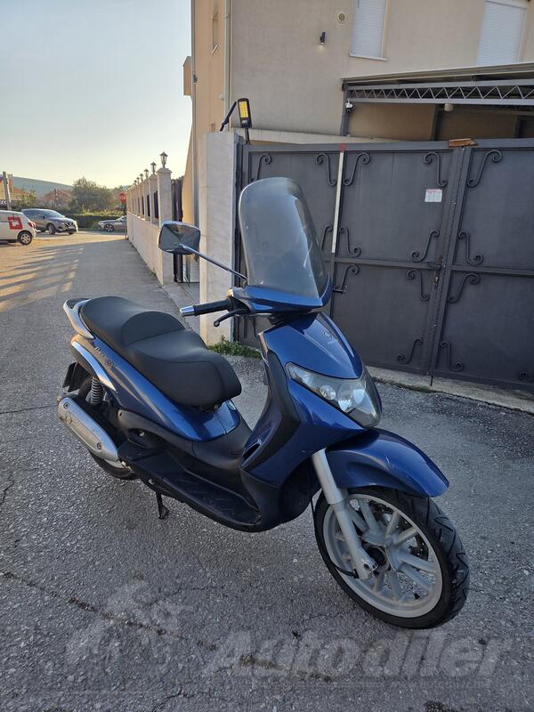 Piaggio - Beverly 250