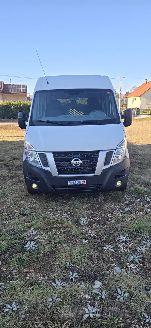 Nissan - NV400