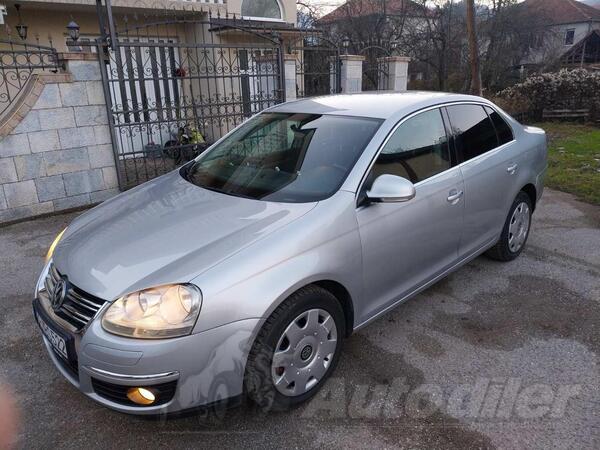 Volkswagen - Jetta - 2.0 TDI