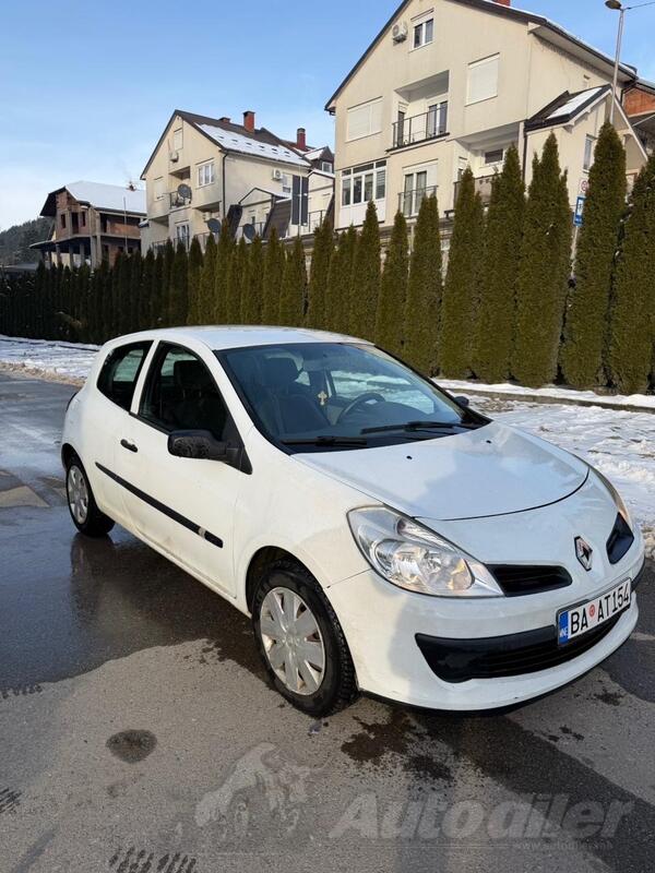 Renault - Clio - 1.5 dci