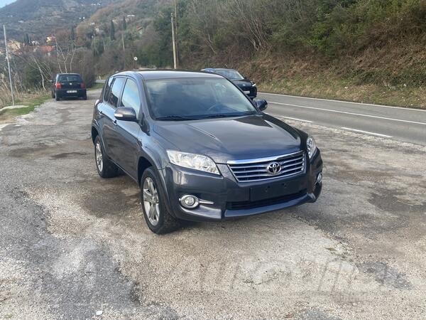 Toyota - RAV 4 - 2.2