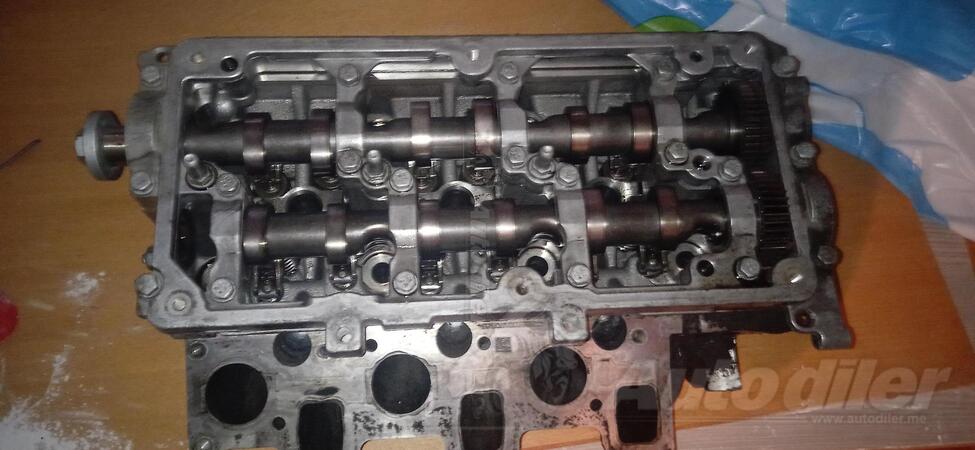 Glava motora za Volkswagen - Polo    - 2011