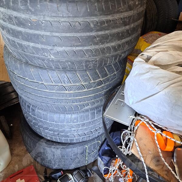 Pirelli - 285 40 20 - Dört mevsim guma