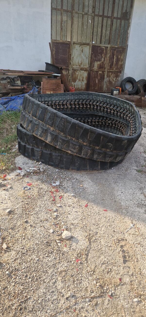 Yanmar - gusjenice vio80