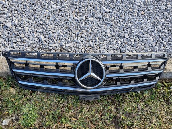 Maska za ML 350 god. 2012