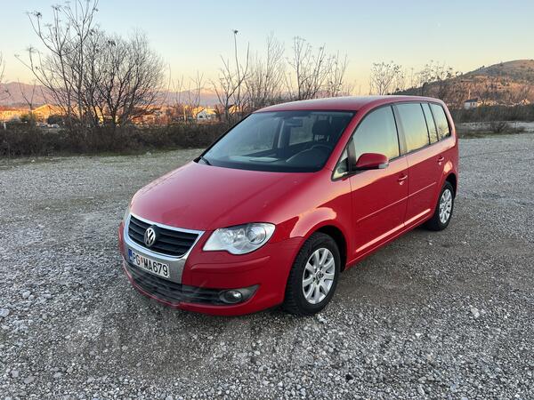 Volkswagen - Touran - 2.0TDI, AUTOMATIC