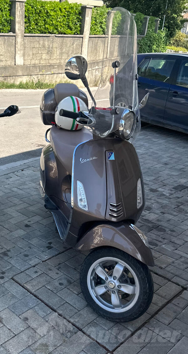 Piaggio - vespa