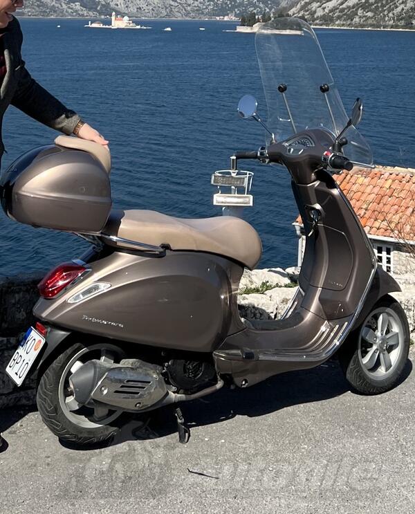 Piaggio - vespa