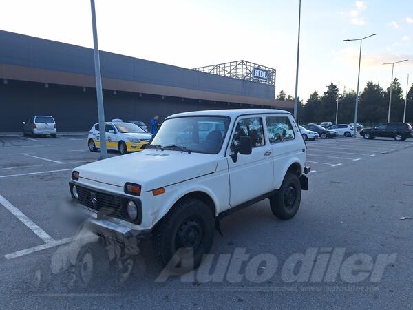 Lada - Niva - 1,7 BENZIN