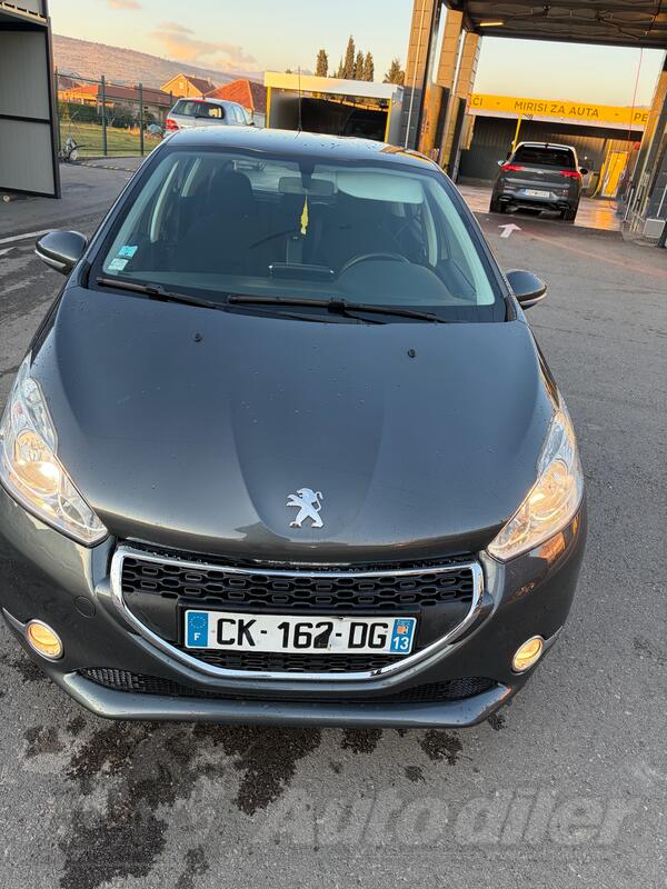 Peugeot - 208 - 1400hdi