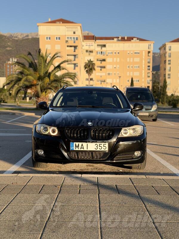 BMW - 320