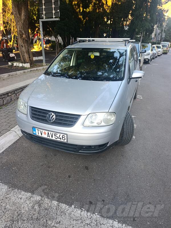 Volkswagen - Touran - 1900