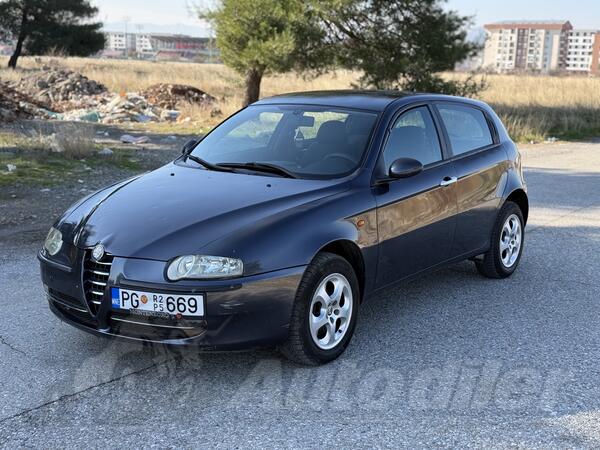 Alfa Romeo - 147 - benzin