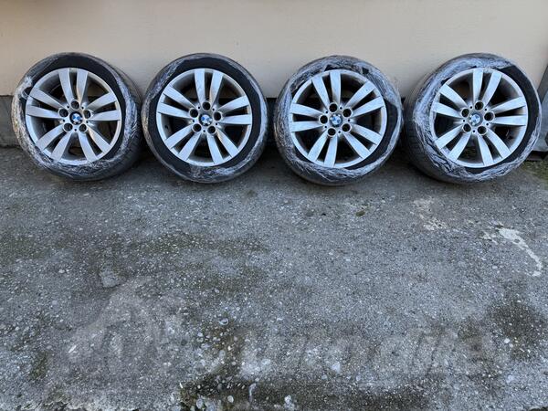 Fabričke felne i Dunlop gume