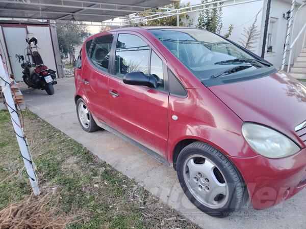 Mercedes Benz - A 190 - 1.9 benz