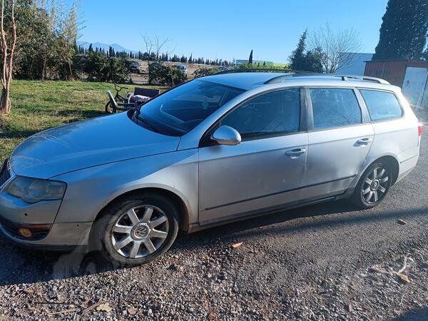 Volkswagen - Passat - B6