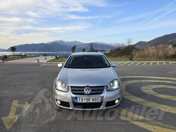 Volkswagen - Jetta - 2.0 TDI