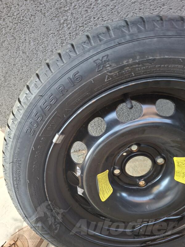 Fabričke felne i Peugeot308 gume