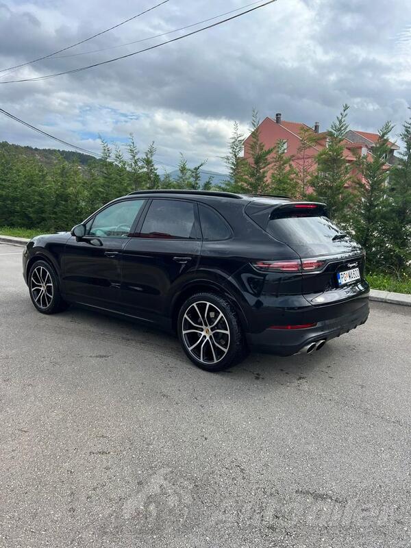 Porsche - Cayenne - turbo s