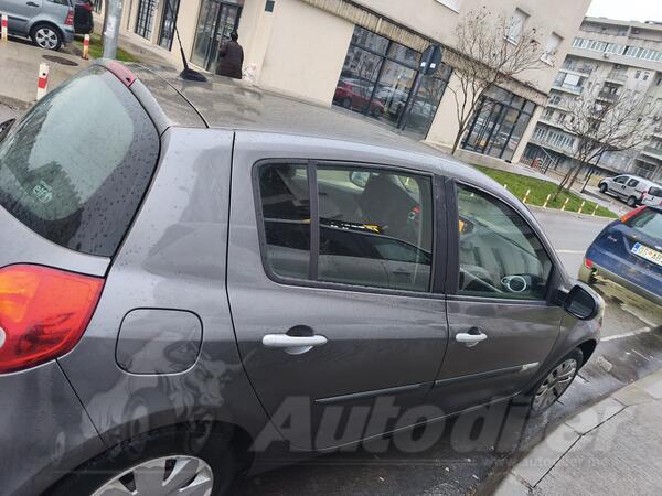Renault - Clio - 1.d dci