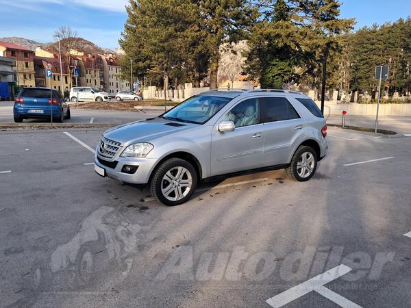 Mercedes Benz - ML 320