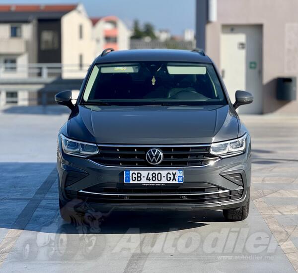 Volkswagen - Tiguan - 2.0TDI ACTIVE