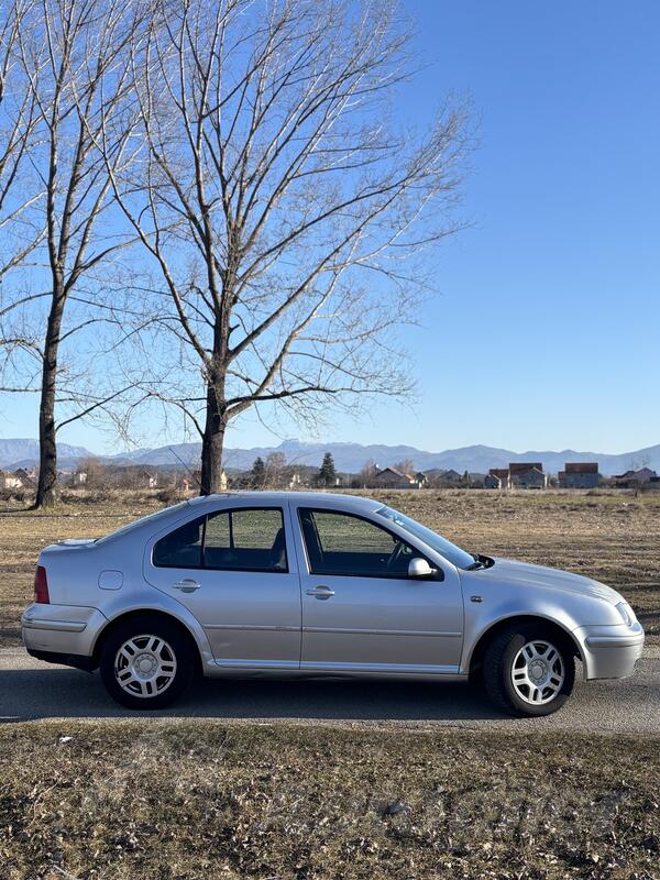 Volkswagen - Bora - 1.6