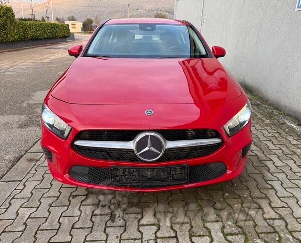 Mercedes Benz - A 180 - 1.4