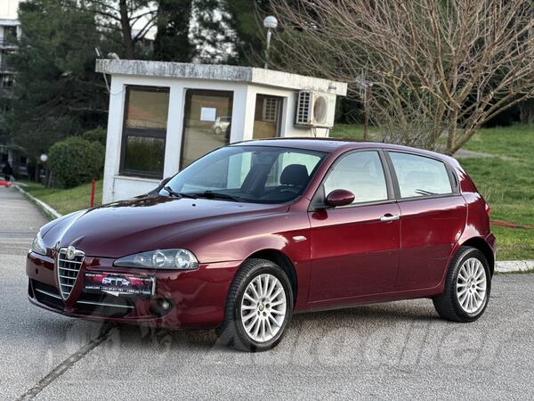 Alfa Romeo - 147 - 1.9