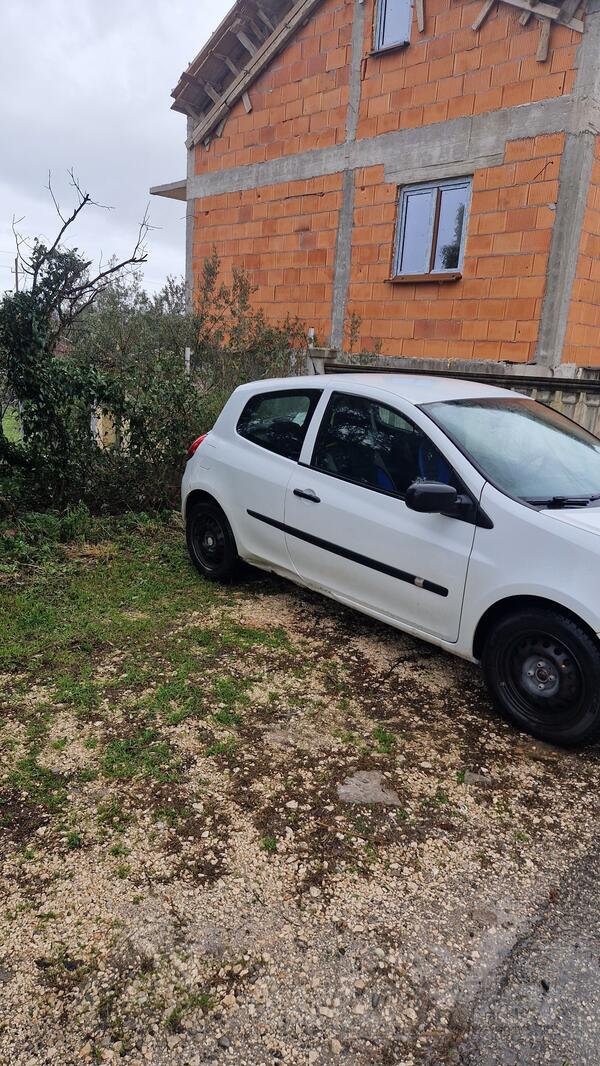 Renault - Clio - 1.5 dci