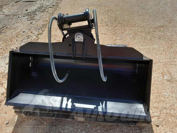 Volvo - Nagibna kašika nova