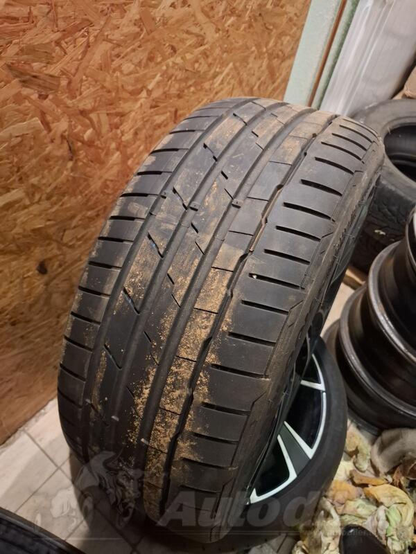 Fabričke felne i Adelaide gume