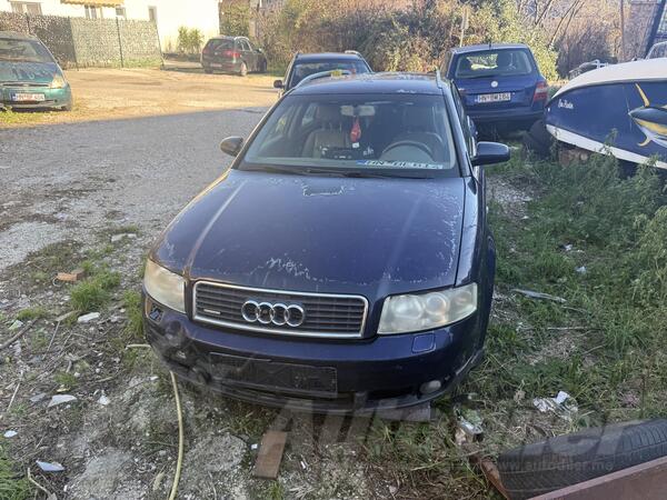 U djelovima Audi - A4 2.5