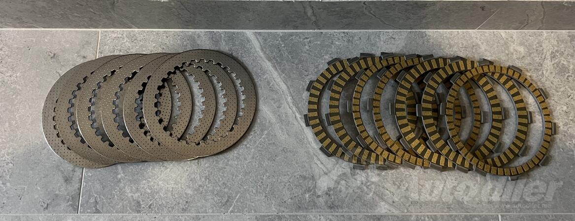 Štitnik za kvačilo - Moto oprema