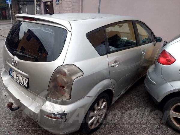 U djelovima Toyota - Corolla Verso 2.0 Dizel 85KW 16V