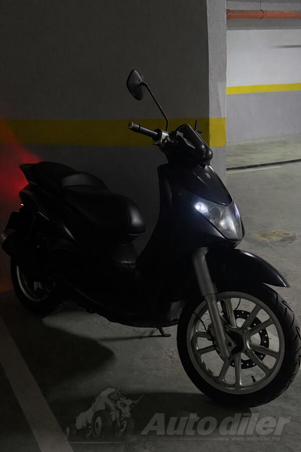Piaggio - Beverly 200(250)