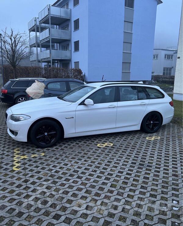 BMW - 520 - Touring Uvoz CH
