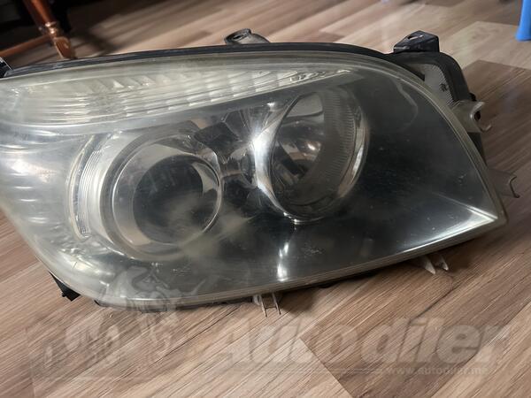 Desni far za Toyota - RAV 4    - 2010, 2005