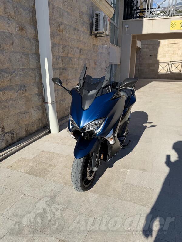 Yamaha - T MAX DX
