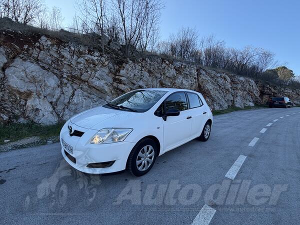 Toyota - Auris - 1,4 VTT