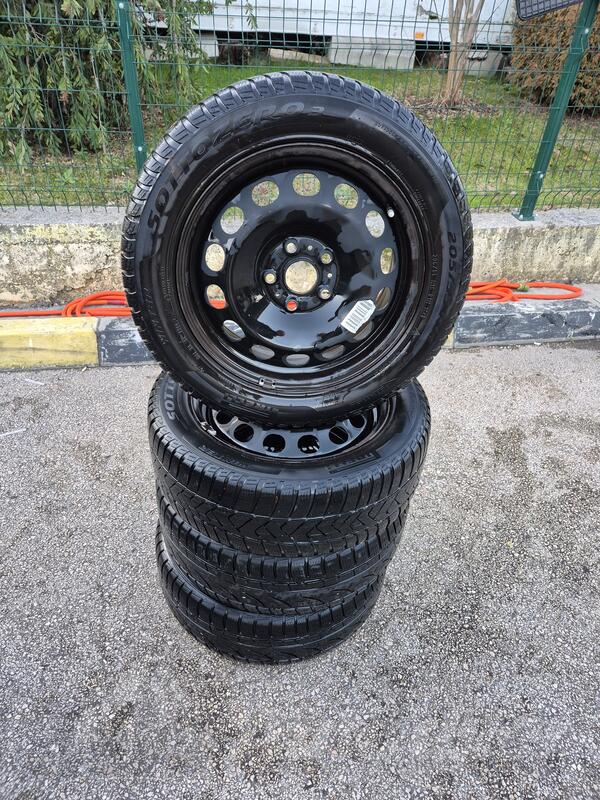 Ostalo felne i Pirelli gume