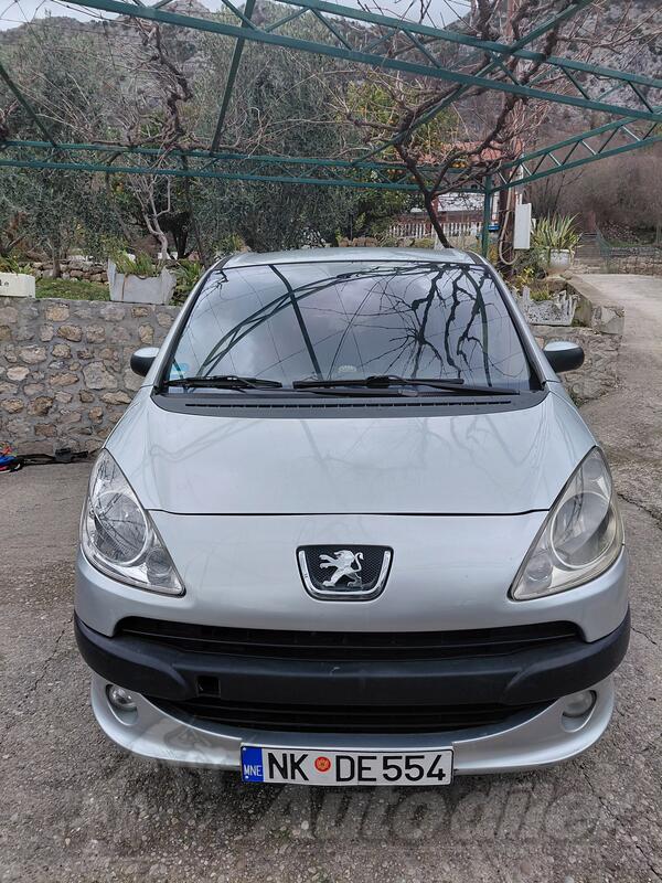 Peugeot - 1007 - 1,6