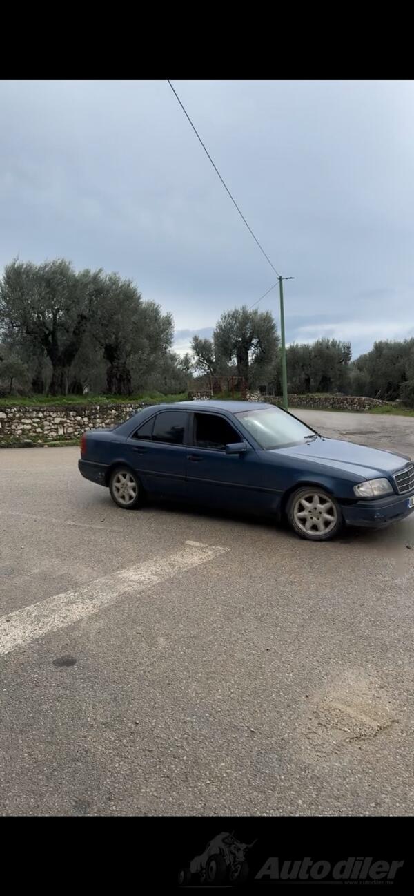 Mercedes Benz - A 220