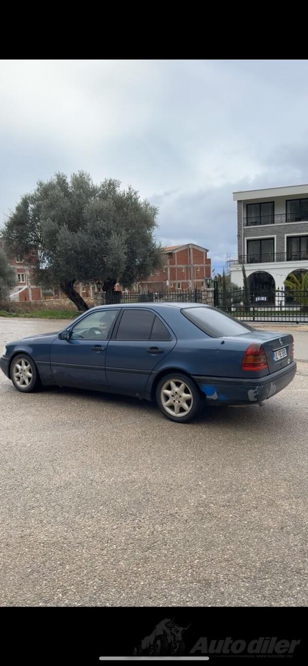 Mercedes Benz - A 220