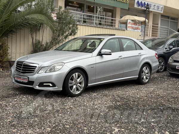 Mercedes Benz - E 220 - 220