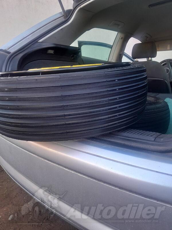 Fabričke felne i Vredestein gume